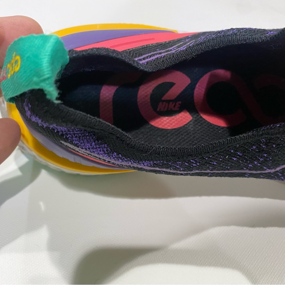 Nike Epic Phantom React Flyknit running shoe in 'Black Multi'. Womens size 8.5 - Picture 6 of 8